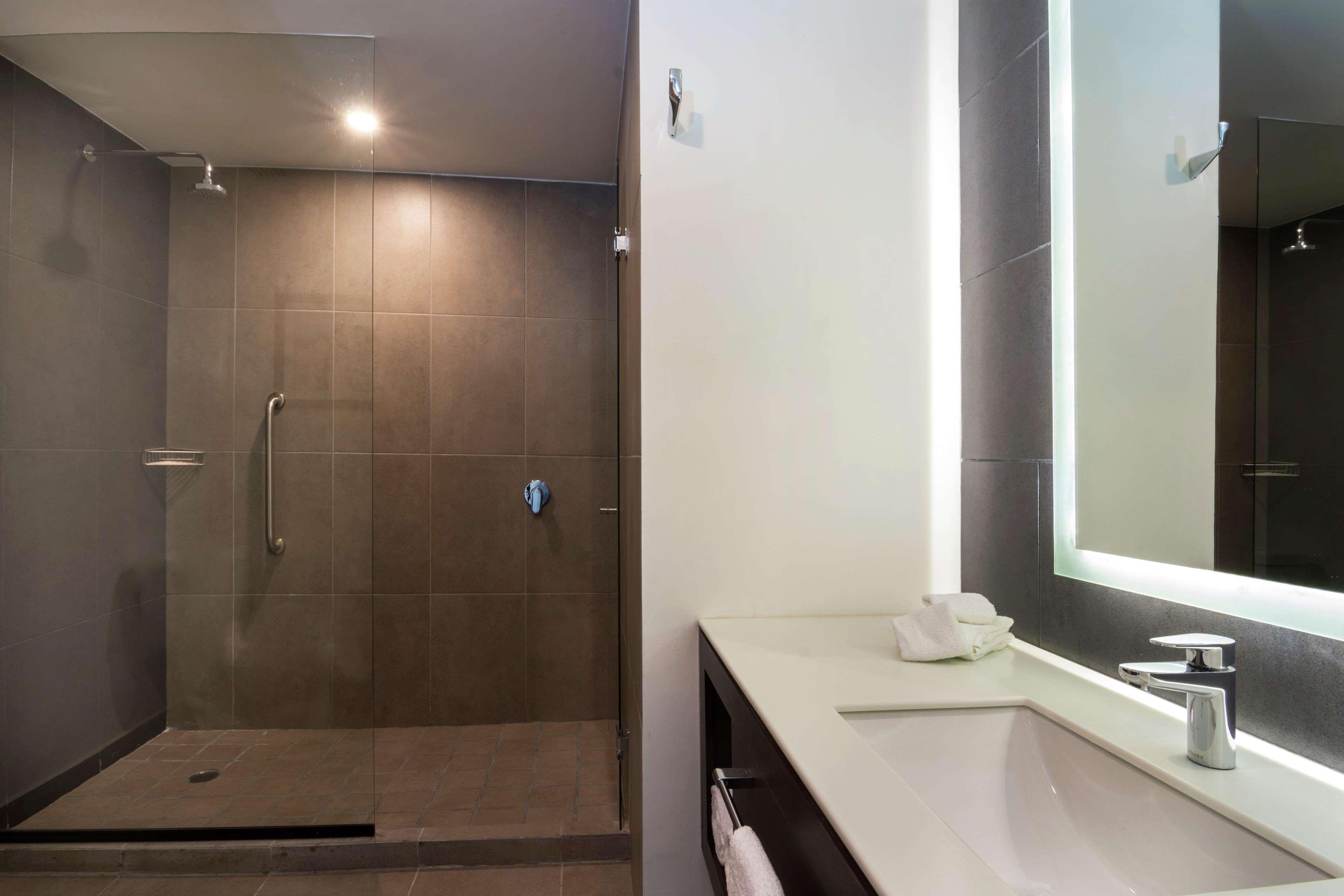 Hampton Inn And Suites San Luis Potosi Slp Buitenkant foto