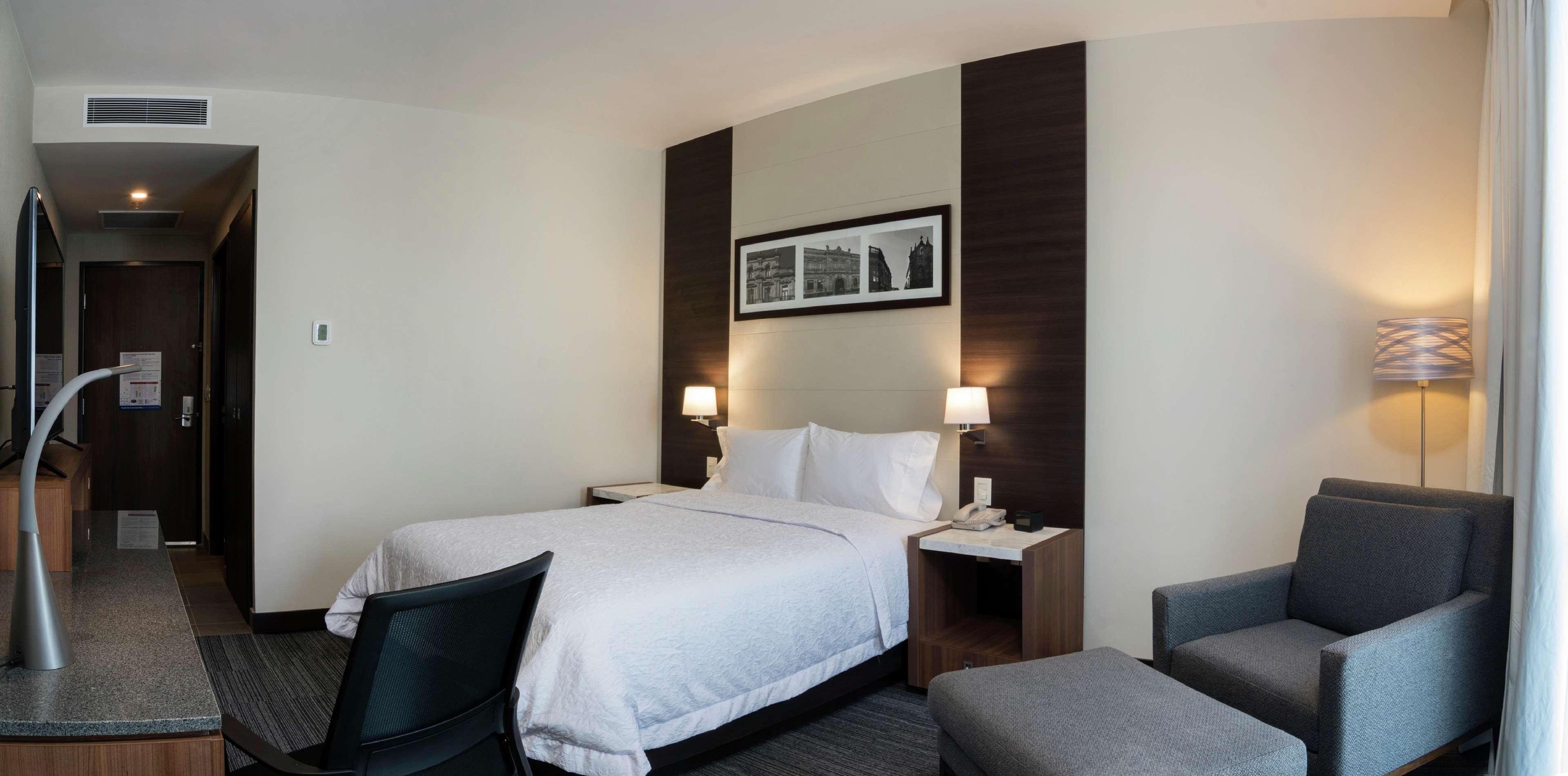 Hampton Inn And Suites San Luis Potosi Slp Buitenkant foto