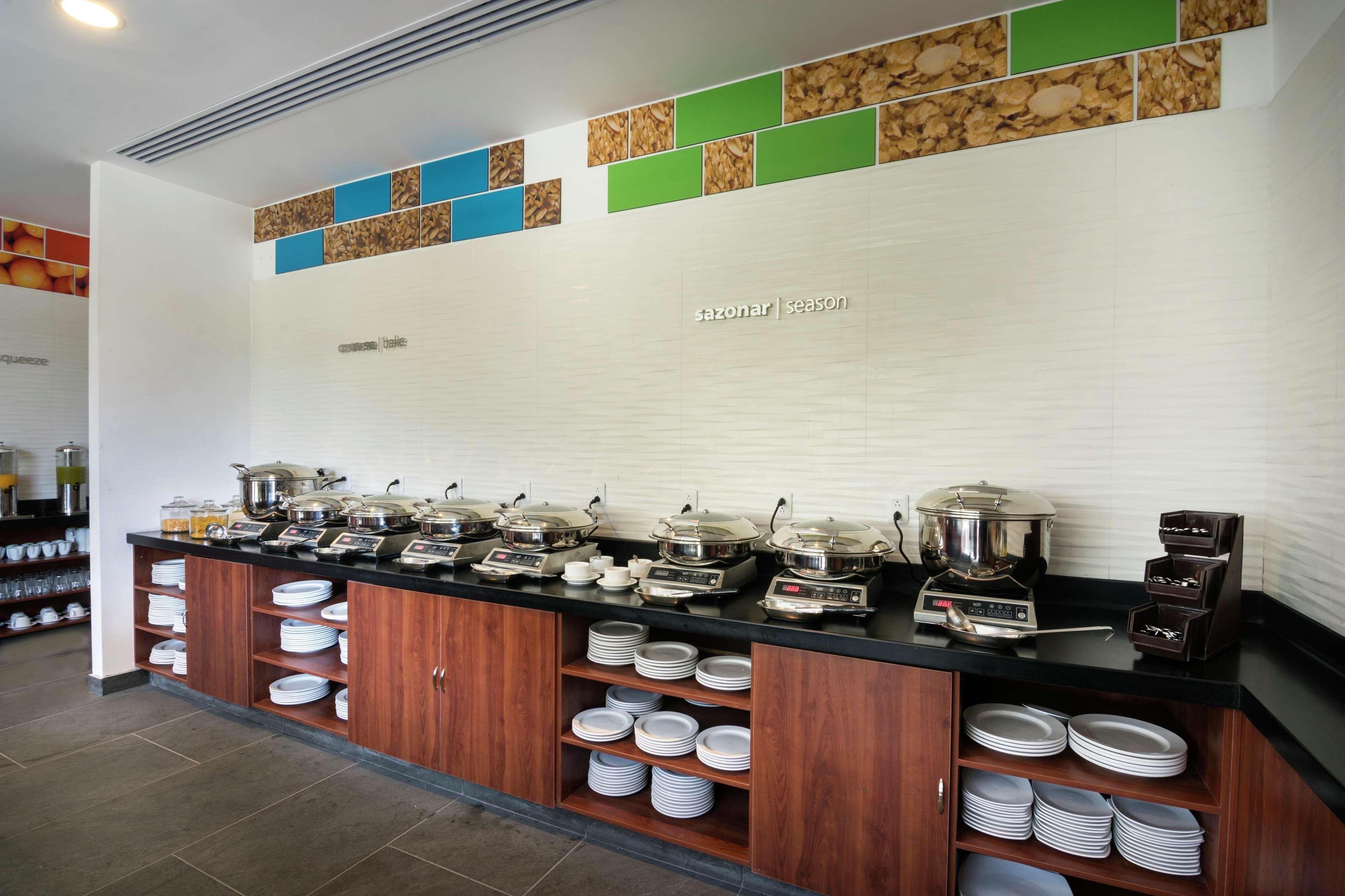 Hampton Inn And Suites San Luis Potosi Slp Buitenkant foto